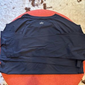 Alo yoga Men’s Idol Performance Black Long Sleeve Size Medium